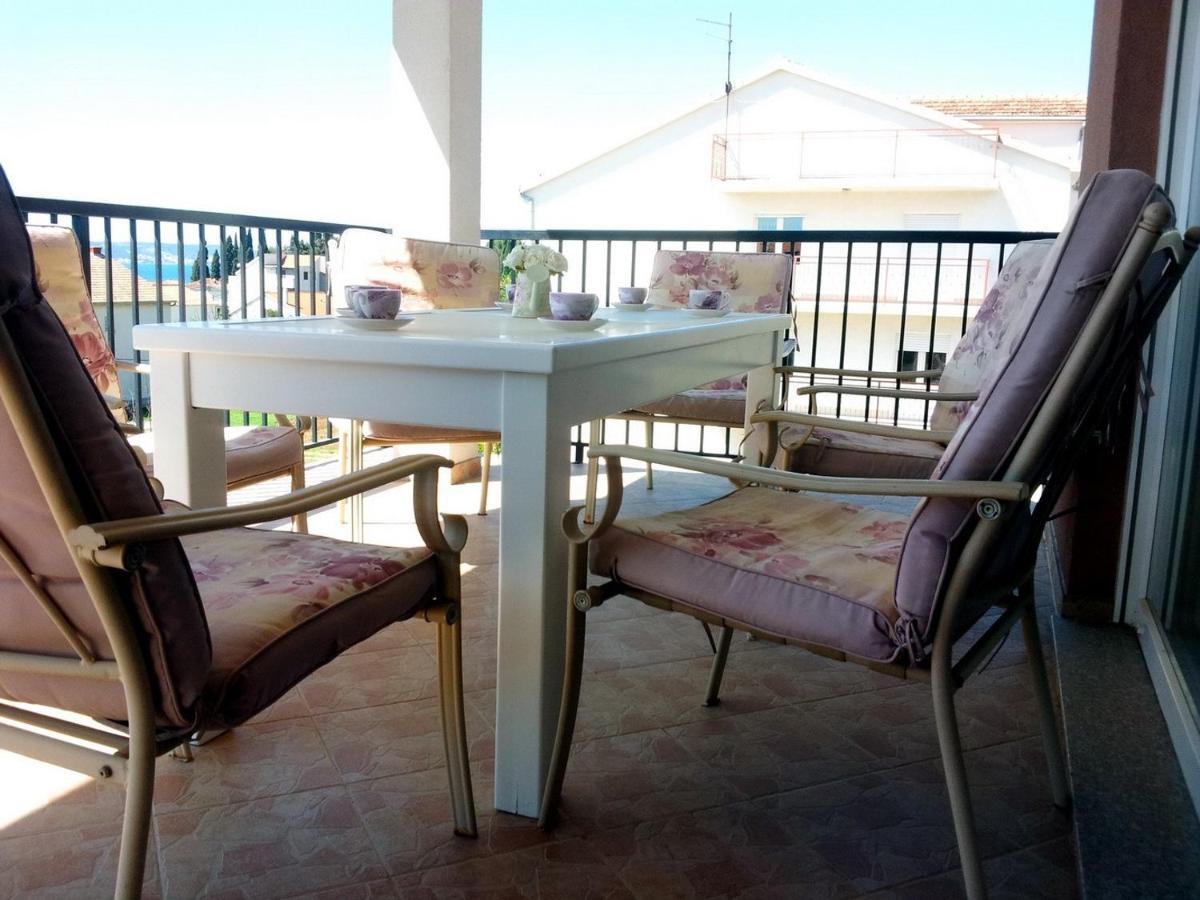 Apartment Maria - Comfortable Kaštela Exteriör bild