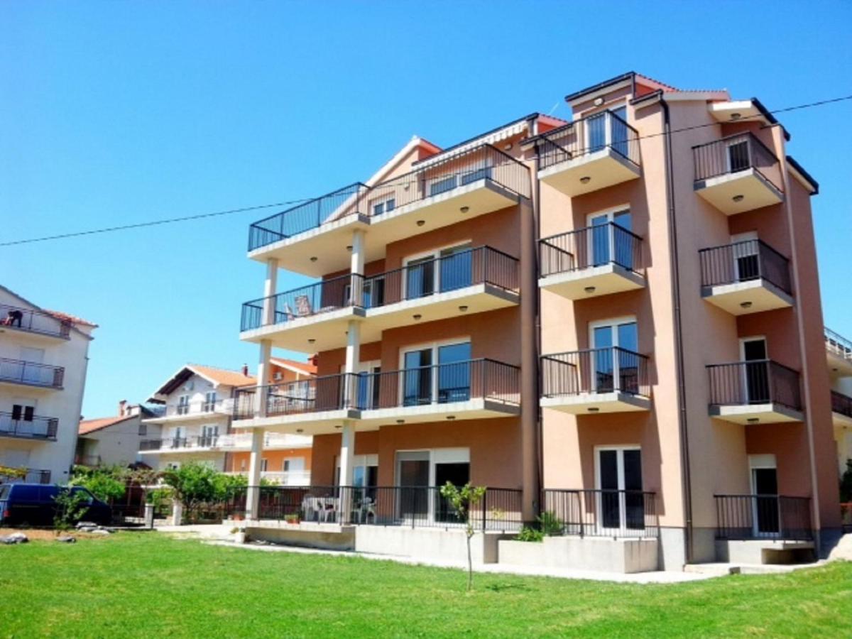 Apartment Maria - Comfortable Kaštela Exteriör bild