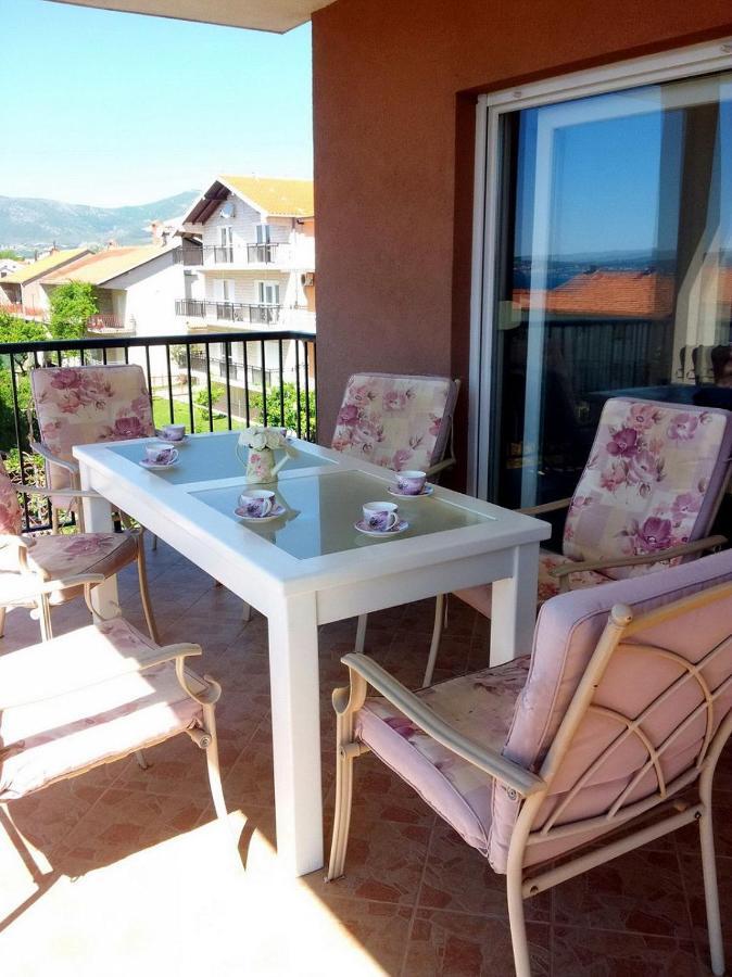 Apartment Maria - Comfortable Kaštela Exteriör bild